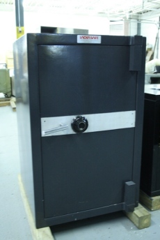 3520 English TL15 Equivalent High Security Safe